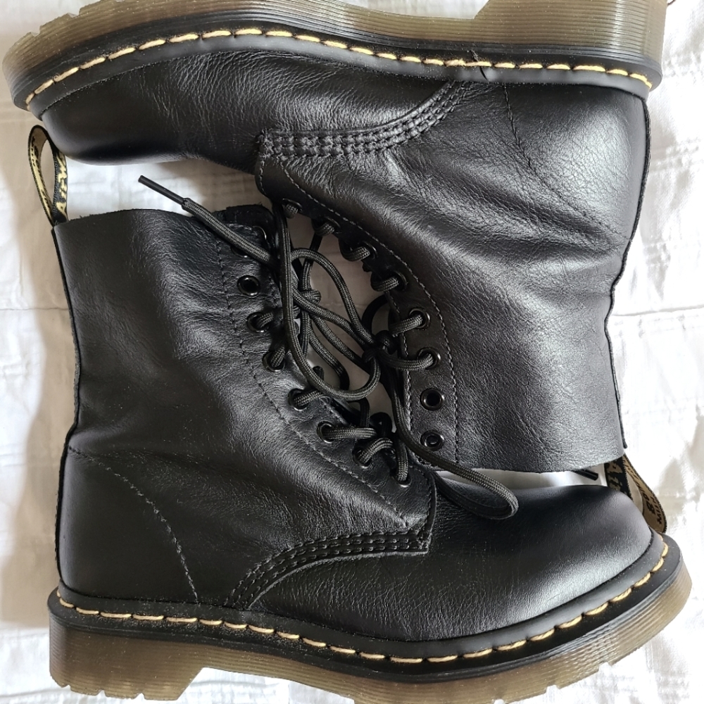 Dr. Martens 1460 Pascal size 7, 38